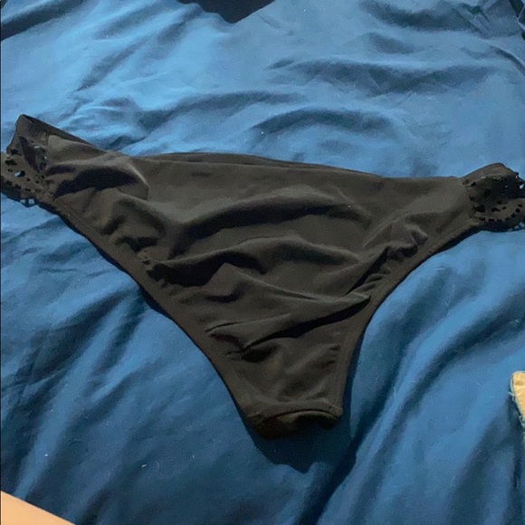 Black bikini bottoms - Picture 2 of 3